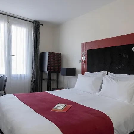 Plaza Hotel 4*