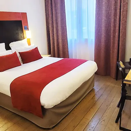Plaza Hotel 4*